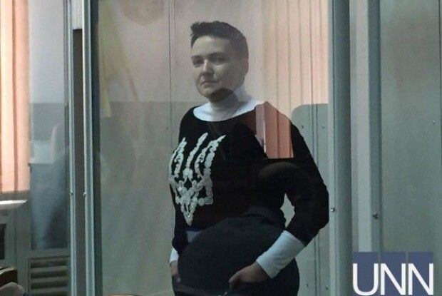 Правоохоронці проводять обшук у квартирі Савченко