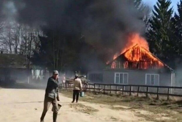 Палили суху траву, а згоріла .... сільська рада