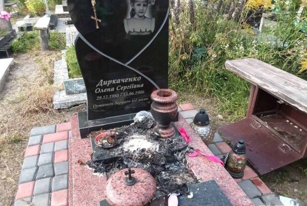 Познущалися над дитячою могилою: на Волині розшукують вандалів