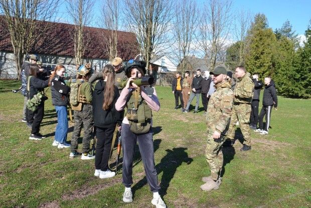 Майбутнім лісівникам у коледжі на Волині провели практичні майстер-класи з військової підготовки