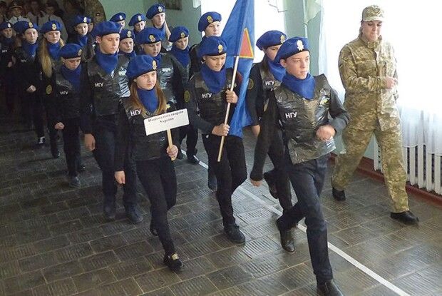 Першокласники — військові кухарі, другокласники — госпітальєри… (Фото, відео)