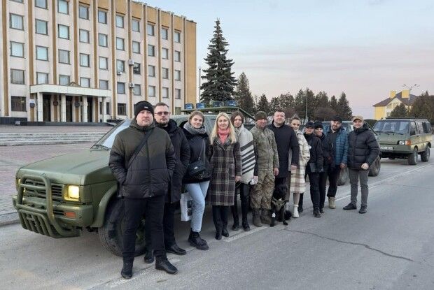 Нововолинська міськрада відправила на передову пікап