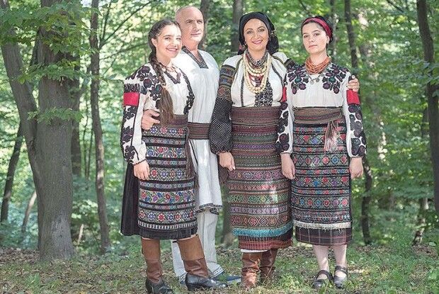 Іванна Климпуш-Цинцадзе:  «Місце моєї сили – на порозі хати бабці та дідуся.  Там струменить така любов!»