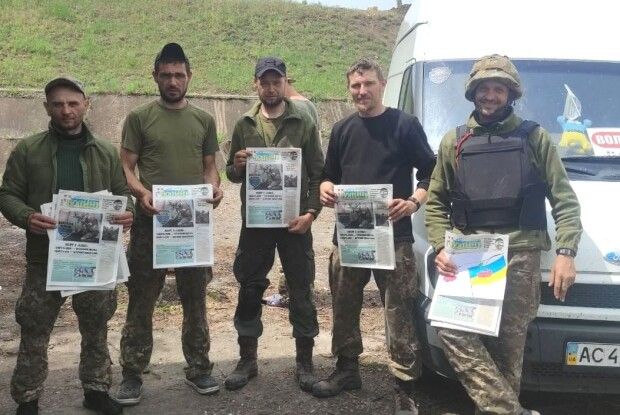 Горохівські волонтери знову передали на передову автомобіль від земляків з-за кордону