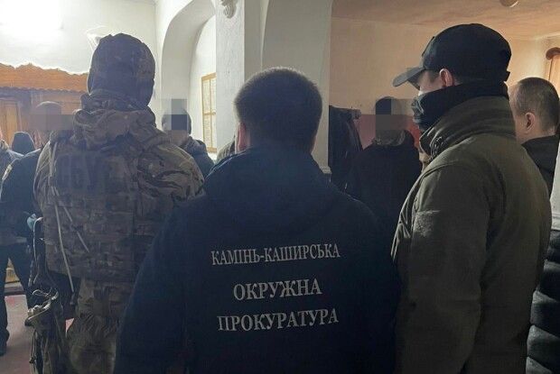 «Обіцяли» повернути полонених військових: у колонії на Волині викрили організовану групу