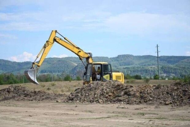 Замінить розбомблену «Артемсіль»: на заході України відкриють завод з виробництва солі