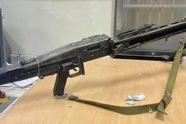 Українець хотів поштою відправити до Франції кулемет