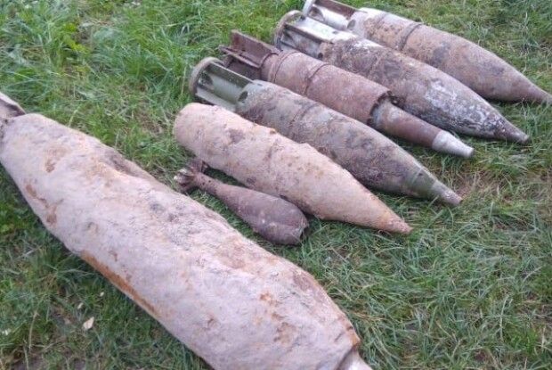 Біля трьох волинських сіл знайшли міни, снаряди та авіабомбу