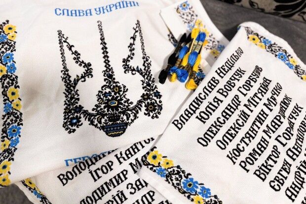 На Волині рідні полеглих Захисників вишивають 20-ти метровий Рушник Пам'яті