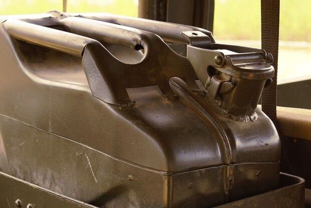 Волинянин через ревнощі облив себе бензином і підпалив