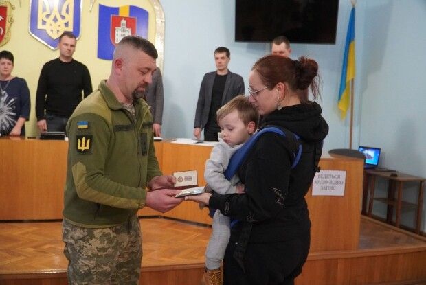 У громаді на Волині вручили посмертні й прижиттєві військові нагороди 