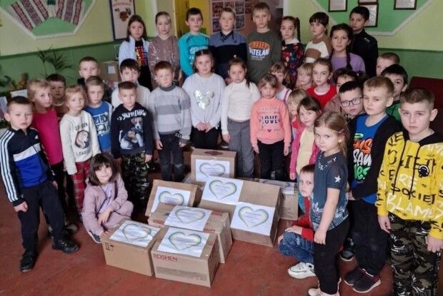 Посилки Захисникам від дітей з Волині