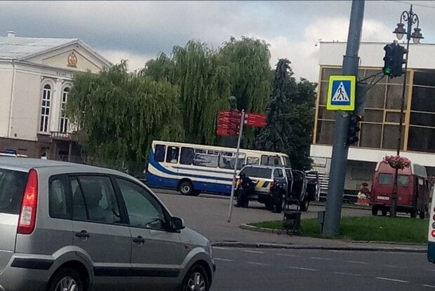 У центрі Луцька стрілянина (Відео наживо, доповнено)