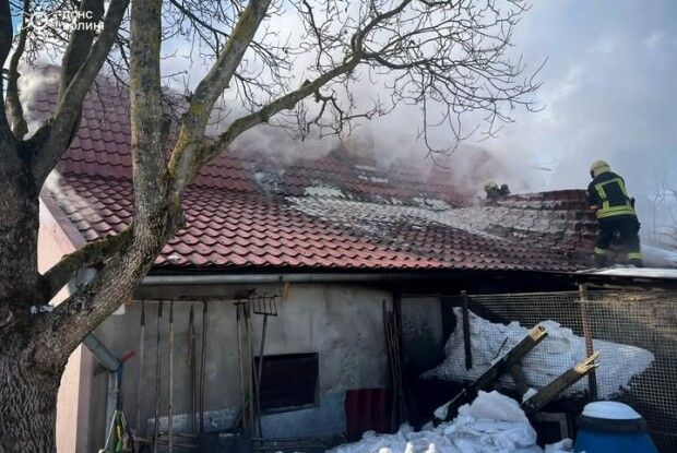 У селах на Волині горіли дровітня та літня кухня