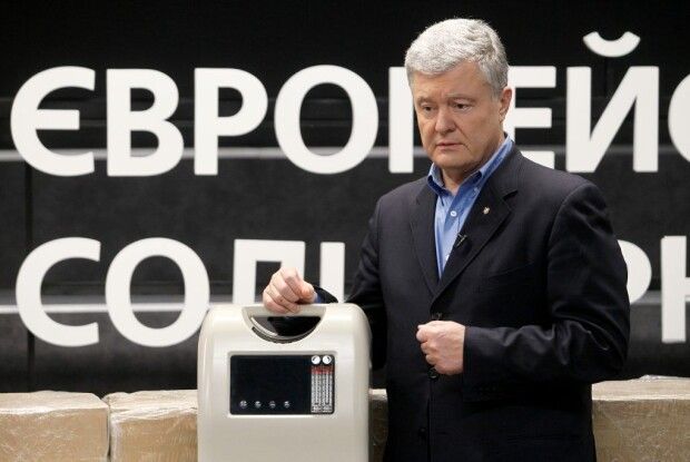 Перші 12 кисневих концентраторів від Порошенка відправили в українські лікарні