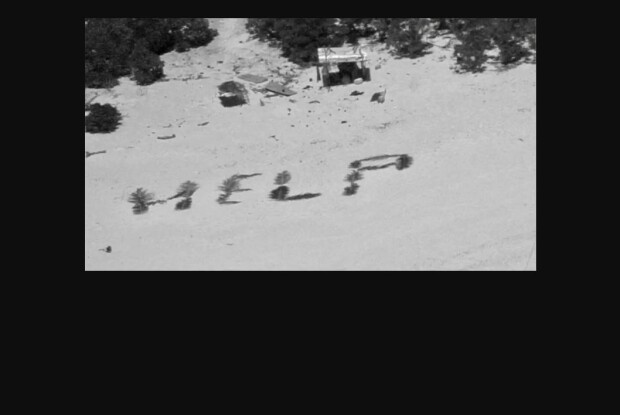 На піску виклали HELP: з безлюдного острова врятували рибалок