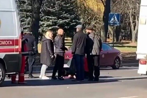 ДТП у Рівному: автівка збила маму з дитиною