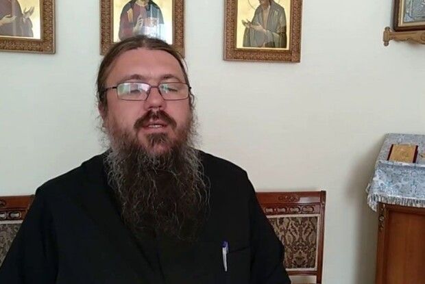 Священник навмисно… накашляв на газетярів!