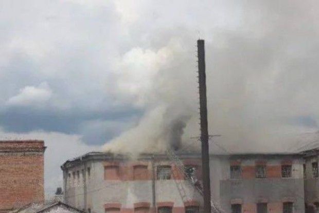 У виправній колонії сталася пожежа, евакуювали 100 осіб