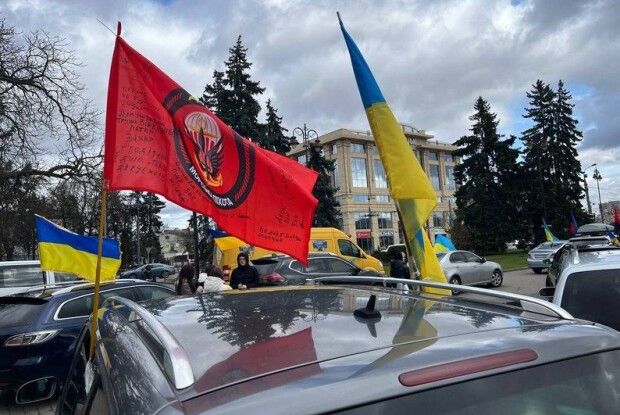 У Луцьку відбувся автопробіг на підтримку військовополонених