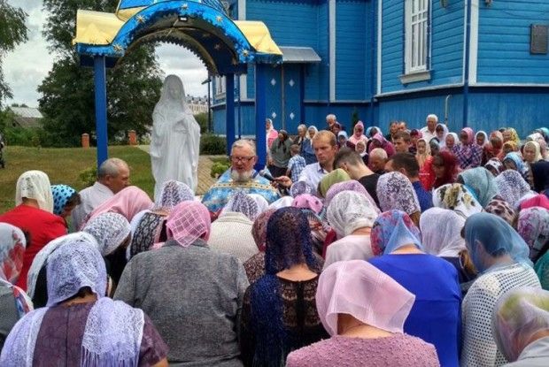 Жителів Ракового Лісу оберігає Діва Марія