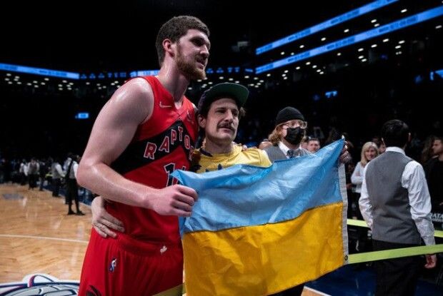 Баскетбол: Михайлюк на матчі НБА сфотографувався із прапором України