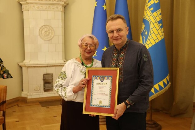 78-річна Христина Гоянюк отримала 25 тисяч гривень за свою грамотність