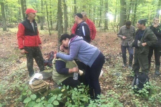 Мало не добу шукали пенсіонерку, яка загубилася під час пошуку грибів