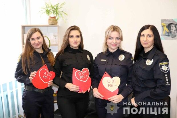 У Рівному поліцейські віддали хворим дітям відро власної крові (Фото)