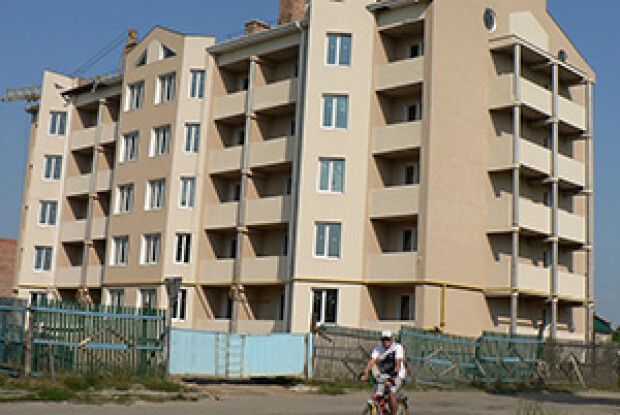 СПРАВУ ДОВГОБУДУ ЗРУШИЛИ З МІСЦЯ
