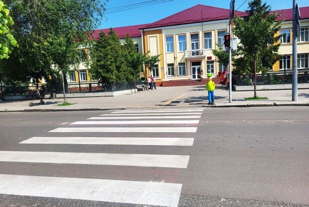 На 50 вулицях Ковеля оновлюють дорожню розмітку 