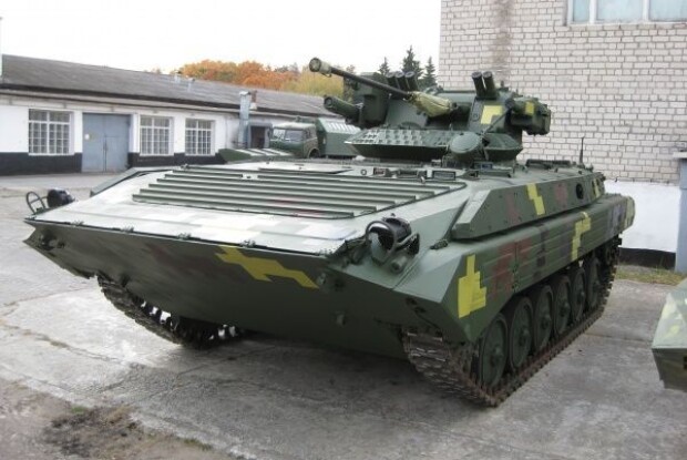 Солдата-контрактика ненароком задавив колега на БМП