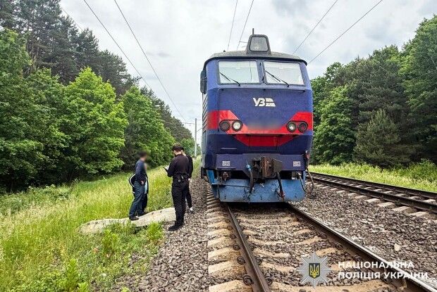 На Рівненщині потяг на смерть збив юнака, який був у навушниках