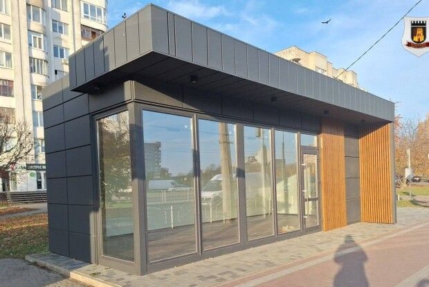 У Луцьку демонтували незаконний торговий павільйон