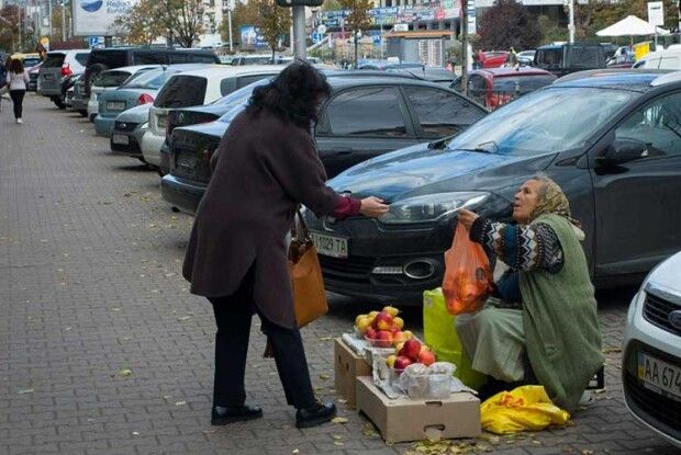До сліз: про бідну бабусю, що виявилася найбагатшою людиною