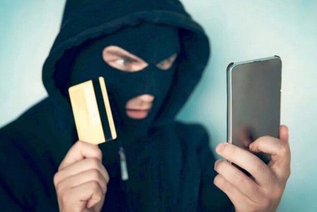 На Волині псевдобанкір виманив у жінки величезну суму грошей