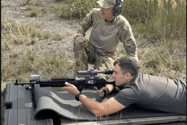 Голова громади на Волині опанував військову справу