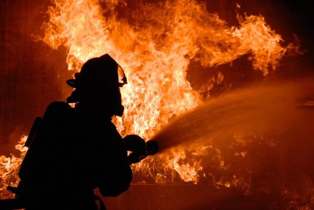 На Волині врятували жінку під час пожежі в магазині