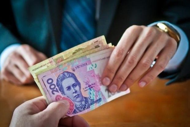 У Ківерцях чиновниця міграційнї служби взяли тричі по 1000 грн для себе й начальниці