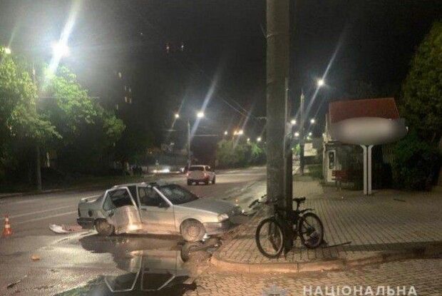 У Луцьку п'яний водій влетів в електрооопору: його судили