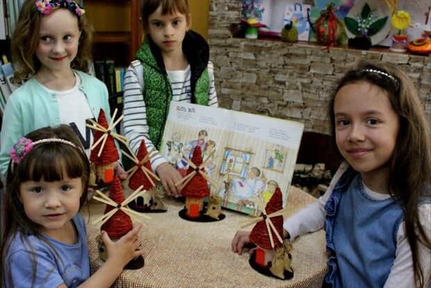 У Волинській обласній бібліотеці для дітей вчилися будувати млини щастя (фото)