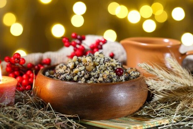 «Місяць на небі сяє, зорі чарують красою, люди Христа зустрічають кутею і колядою». Рецепти