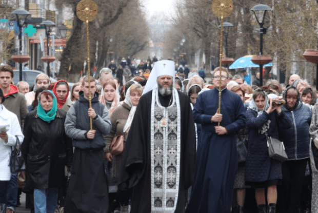 На деяких вулицях Луцька 18 квітня частково перекриють рух транспорту