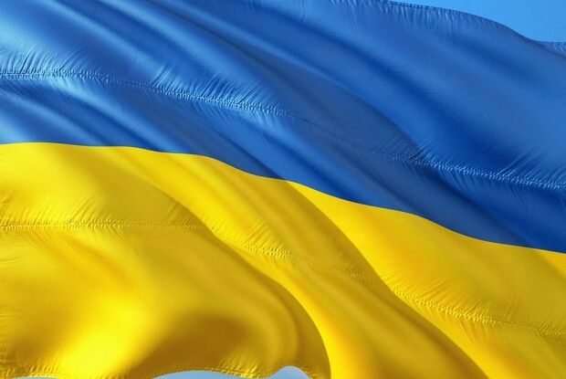 На Горохівщині молодик пошкодив прапор України і потоптався по ньому 