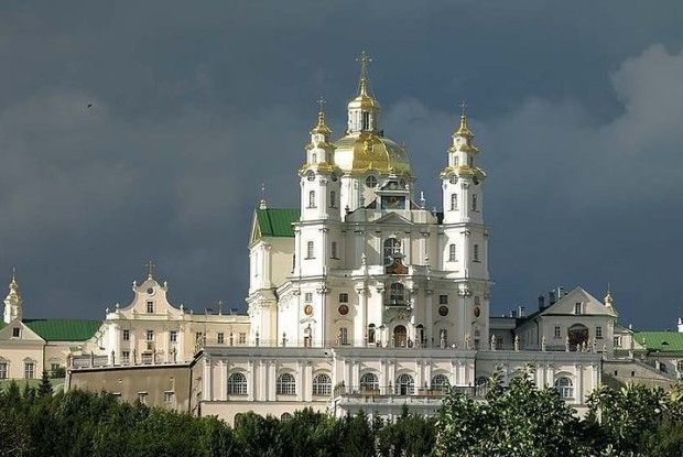 Московський патріархат скликає вірян силою утримувати Почаївську лавру