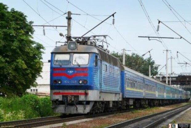 На двох станціях скасували посадку на ковельські поїзди
