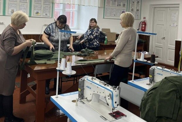 Не вистачає рук: волинян закликають долучитися до виготовлення військового екіпірування