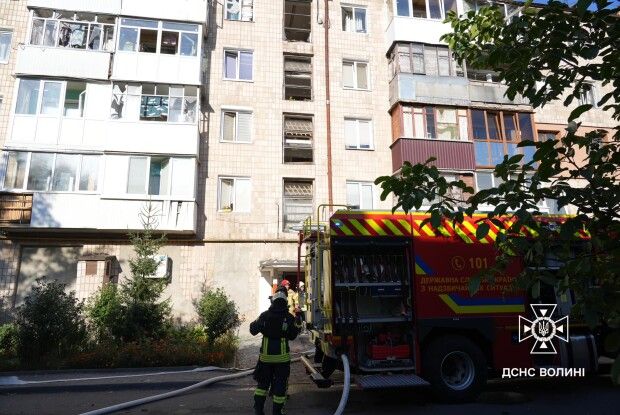Пошкоджено будинок та майно жителів: луцькі рятувальники ліквідували наслідки російської атаки 
