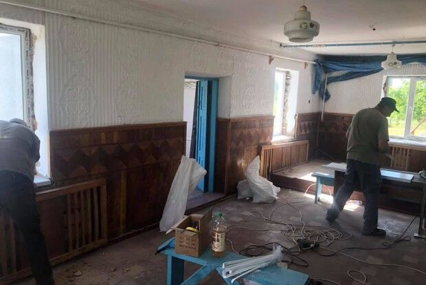В клубі села Бодячів замінили старі вікна і двері (Фото)