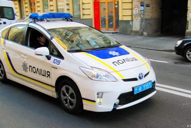 Поліцейські збили двох людей на пішохідному переході